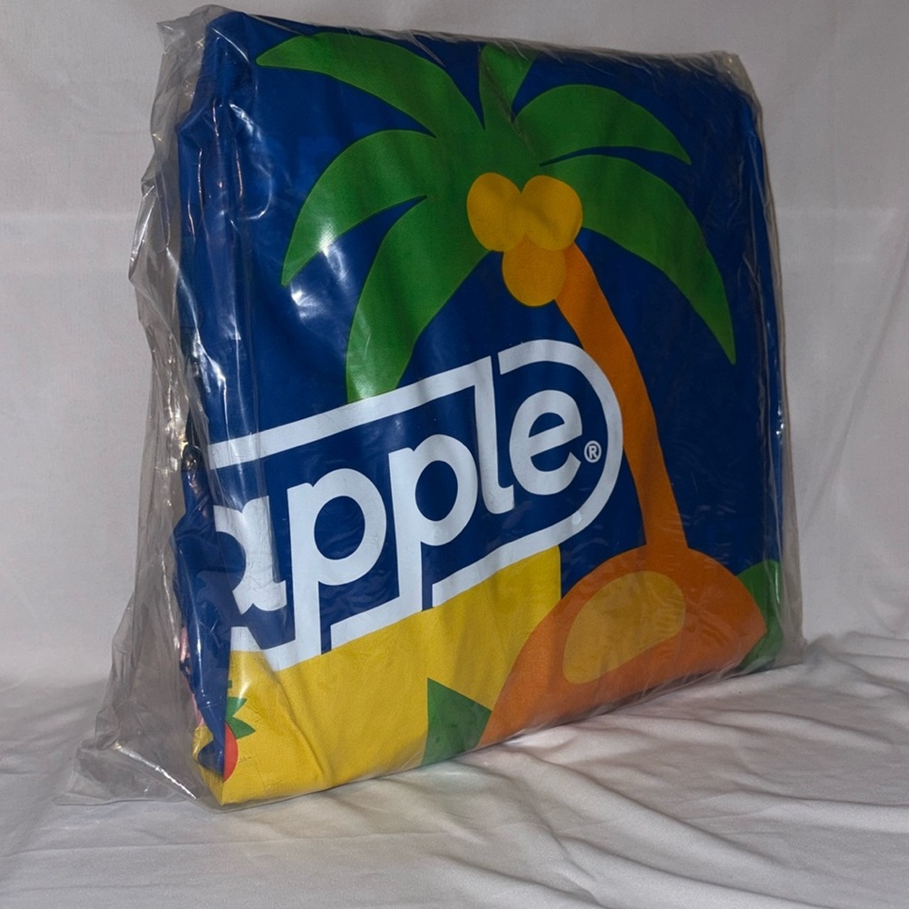 SNAPPLE Inflatable with Palm Tree Design NIP - Picture 2 of 4